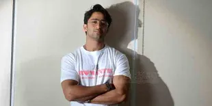 Tampil Belel di Laut, Shaheer Sheikh Bercelana Pendek &#38; 'Nyeker'