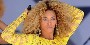 Ternyata, Madonna Juga Tak Dibayar Tampil di Super Bowl 2012!