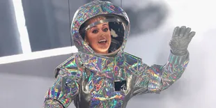 Tampil di Tokyo, Katy Perry Beri Shout Out Untuk Orlando Bloom!