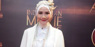 Tampil Maksimal, Zaskia Mecca Malah Dibilang Mirip Burung Merak