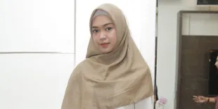 Tampil Memakai Celana Jeans Saat Main Tik Tok, Ria Ricis Dihujat Netizen