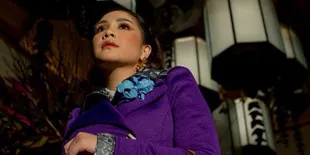 Tampil Mewah Banget Bak Princess, Nagita Slavina Kedapatan Pakai Coat yang Harganya Bisa Buat DP Rumah!