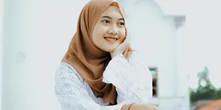 Tampil Stunning, Tips memilih Outfit Lebaran Remaja Hijab Anti-Mainstream!