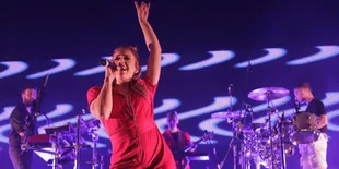 Tampil Tanpa Grace Chatto, Clean Bandit Tetap Pecah di Jakarta