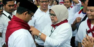 Tampung Aspirasi, Fery Baswedan Ajak Bidadari Anies-Sandi Aerobik