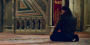 Tanda Orang Mendapatkan Malam Lailatul Qadar, Tubuh Bergetar dan Meneteskan Air Mata