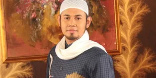 Tanggal Lahir Sama, Ustad Guntur Doakan Raffi Ahmad