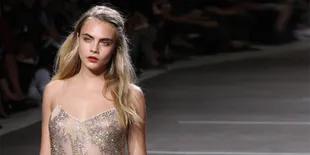 Tanggapi Rumor Lesbian, Ini Bentuk 'Protes' Cara Delevingne