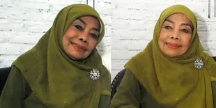Tangis Keluarga dan Sahabat Iringi Pemakaman Mpok Nori