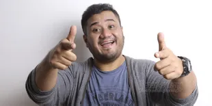 Tangis Vina Panduwinata Ceritakan Pertemuannya Dengan Mike Mohede