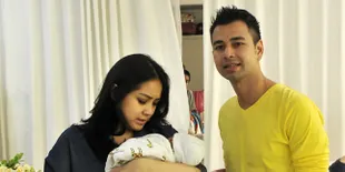Tangisan Baby Rafathar Berhenti Ketika Diadzani Raffi Ahmad