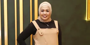 Tanpa Pori-Pori, Elly Sugigi Ngakunya Selfie Nggak Pakai Filter