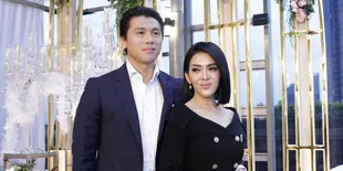 Tatap Syahrini Penuh Cinta, Ini yang Dirasakan Reino Barack Jelang Sungkeman