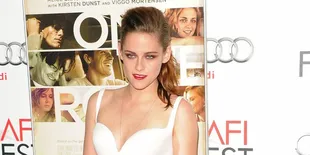 Tato Pertama Kristen Stewart Akhirnya Terungkap!