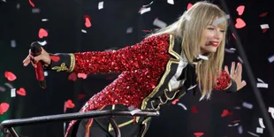 Taylor Swift Bergoyang di Show Calvin Harris