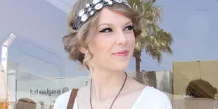 Taylor Swift Enjoy Nonton Konser Ingrid Michaelson