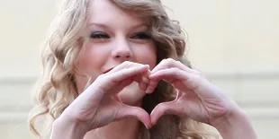 Taylor Swift Kembali Ceriakan Anak-Anak di Rumah Sakit