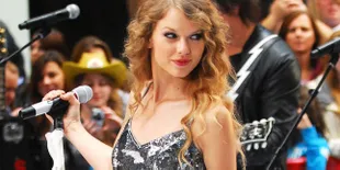 Taylor Swift's Retro Style