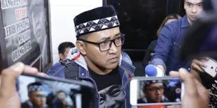 Teddy Sebut Pembagian Harta Warisan Lina Jubaedah Harus Tertunda Karena Pandemi COVID-19