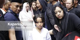 Tegar Hadapi Kepergian Sang Ayah, Noah Putra Ashraf Sinclair dan BCL: Yang Sabar Mama