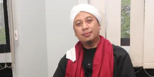 Tegar, Opick Antarkan Wulan Mayasari Hingga ke Liang Lahat