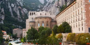 Tempat Ini Diyakini Bisa Mengabulkan Permintaanmu, Lho!