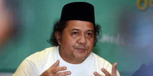 Teringat Kenangan di Lenong Rumpi, Harry de Fretes Tangisi Kepergian Robby Tumewu