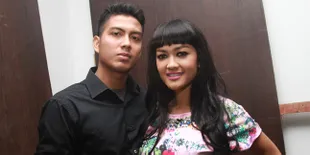 Terlihat Romantis &#38; Mesra, Inilah Sosok Mumu di Mata Julia Perez