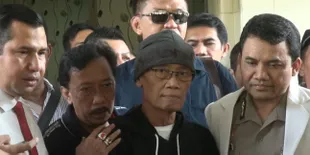 Tessy Dilarikan ke Rumah Sakit, Sidang Terpaksa Ditunda