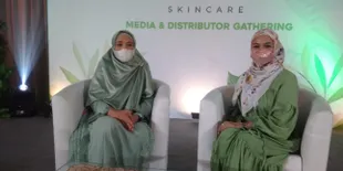 Tetap Terlihat Glowing Setelah Lama Tak Muncul, Revalina S Temat Ungkap Rahasia Kecantikan Kulitnya