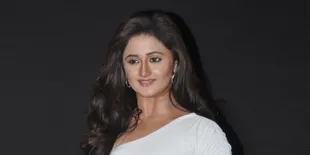 Tiba di Jakarta, Rashami Desai 'Tapasya' Disambut Riuh Fans
