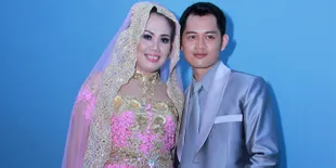 Tidur Bareng, Foto Ranjang Elly Sugigi - Ferry Anggara Bikin Iri!