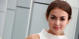Tiga Tahun Nikah, Rianti Cartwright Masih Seperti Pacaran