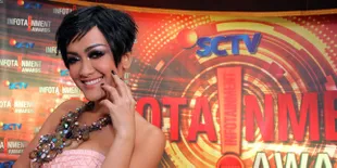 Tim Medis Lakukan Tes Kesehatan Julia Perez