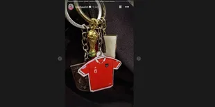 Timnas Indonesia Raih Kemenangan Lawan Arab Saudi, Sandy Walsh Unggah Trofi Piala Dunia