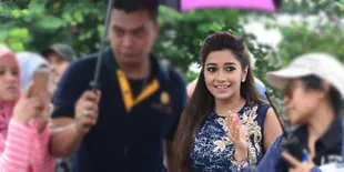 Tina Dutta Tak Sangka Penggemar di Indonesia Super Antusias