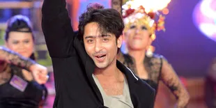 Tinggal Sendirian di Indonesia, Shaheer Sheikh Belajar Masak