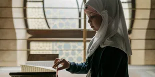 Tips Memilih Gamis Lebaran 2025 Remaja yang Modis dan Nyaman untuk Berbagai Acara Silaturahmi