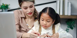 Tips Mendidik Anak Berpikiran Terbuka dan Adaptif