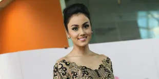 Tips Menggunakan Make Up Ala Putri Indonesia Pariwisata 2016