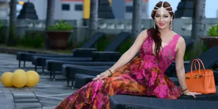 Tolak Job Demi Berbagi, Fifie Buntaran Sosialita Berhati Mulia