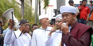 Tolak Miss World, FPI Bakar Poster Hary Tanoesoedibjo