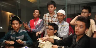Toleransi, Bryant Tak Makan di Depan Personel Super7 Lain