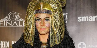 Transformasi Heidi Klum Menjadi Cleopatra!