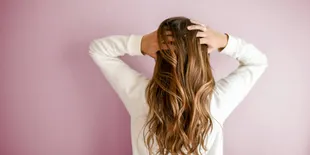 Trik Ampuh Mengatasi Rambut Kusut Saat Bangun Tidur, Simpel dan Efektif!