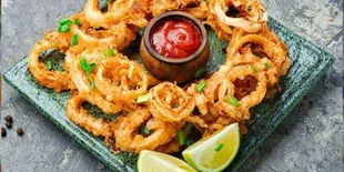 Trik Mudah Membuat Cumi Krispi Tetap Renyah dan Menempel