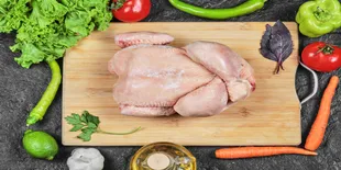 Trik Mudah Mengatasi Ayam Beku yang Menempel dalam Waktu Singkat