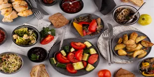 Trik Simpel Menghindari Makanan Dikerubungi Semut, Ini Caranya