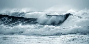 Dugaan Tsunami di Banten, BMKG Sebut Akibat Aktivitas Gunung Anak Krakatau