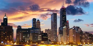 Tugu Ini Dibuat dari Ratusan Pasang Stainless Steel!